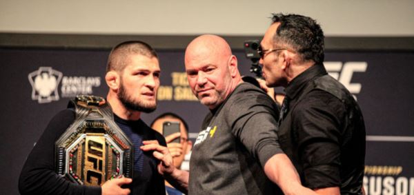 Экс-чемпион UFC Биспинг прокомментировал пресс-конференцию Нурмагомедова и Фергюсона: Напряжение зашкаливает