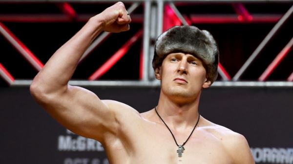 Александр Волков сразится с Кёртисом Блейдсем, а главным событии турнира UFC в Саскатуне