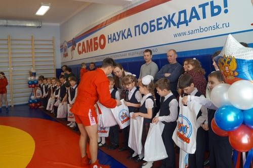 
<p>                                Новый зал самбо открылся в Новосибирской область</p>
<p>                        